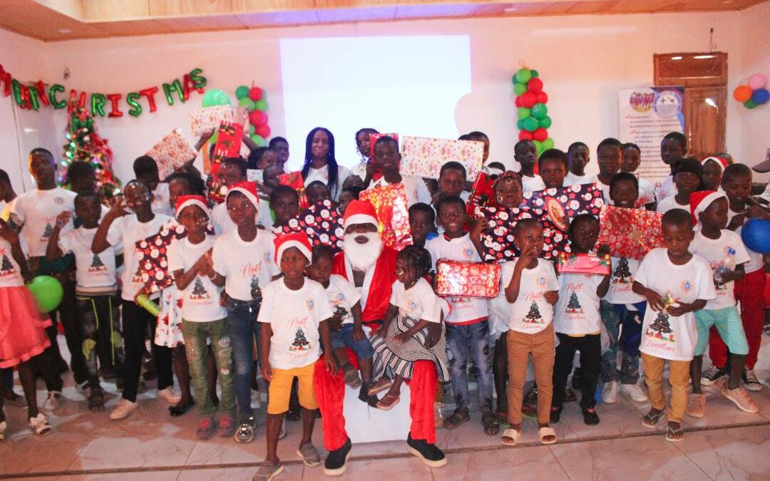 Noel: La Fondation Wilfried Zaha gâte près de 150 enfants vulnérables de Daloa