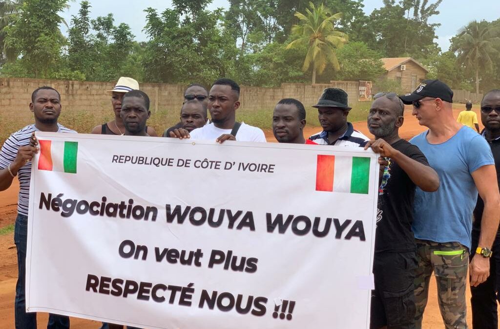 Autoroute Bassam-Assouindé: Munis de banderoles,les impactés crient leur ras-le-bol et réclament justice