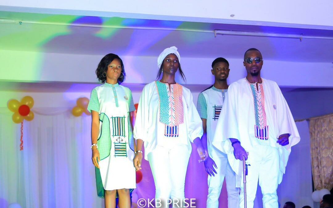 Anoumabo Fashion show 1: Ambiance et défilé haut en couleur