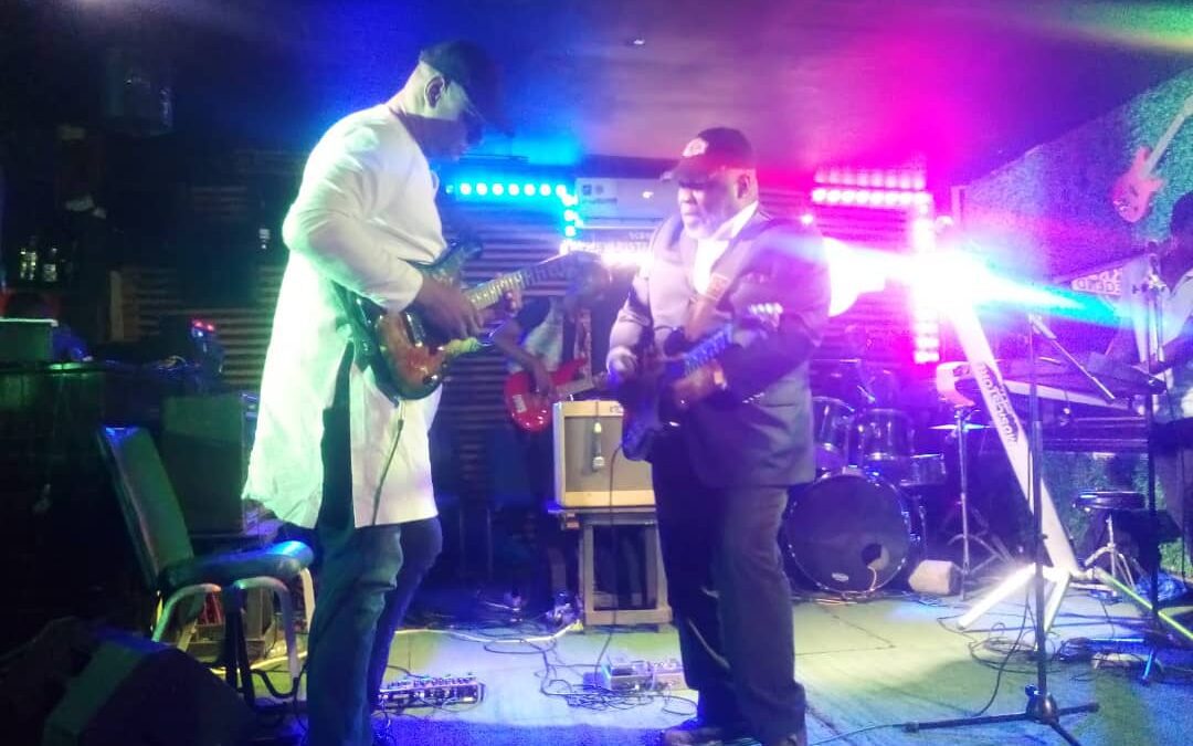 Jack Dely Blues Band a mis le feu au Menekre Legend lors de la célébration de l&rsquo;indépendance