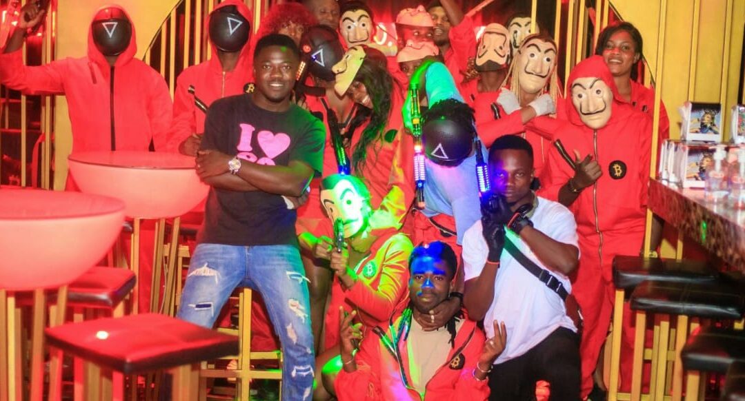 Night: Halloween-Party in The Bank