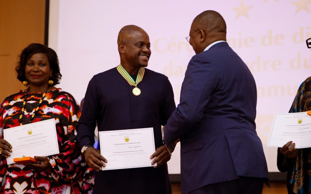 Distinction: Fabrice Sawegnon fait Commandeur dans l’ordre du mérite de la communication