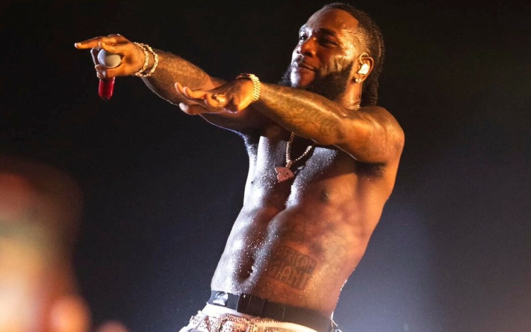 STELL&rsquo;AIR Festival: Burna Boy a quitté la scène du Festival.Le rôle joué par Adebayor et Okocha pour son retour