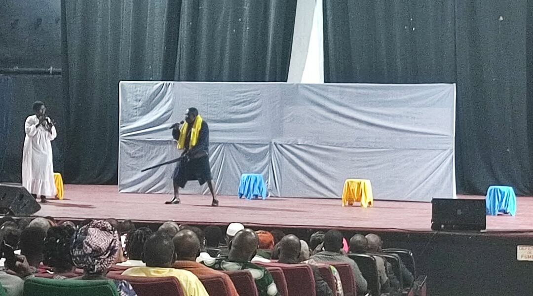 Relance du Théâtre en CI: Gbi de Fer et sa Troupe le Djely Théâtre ont enchanté le public de Bouaké avec la pièce « LA BATTERIE »