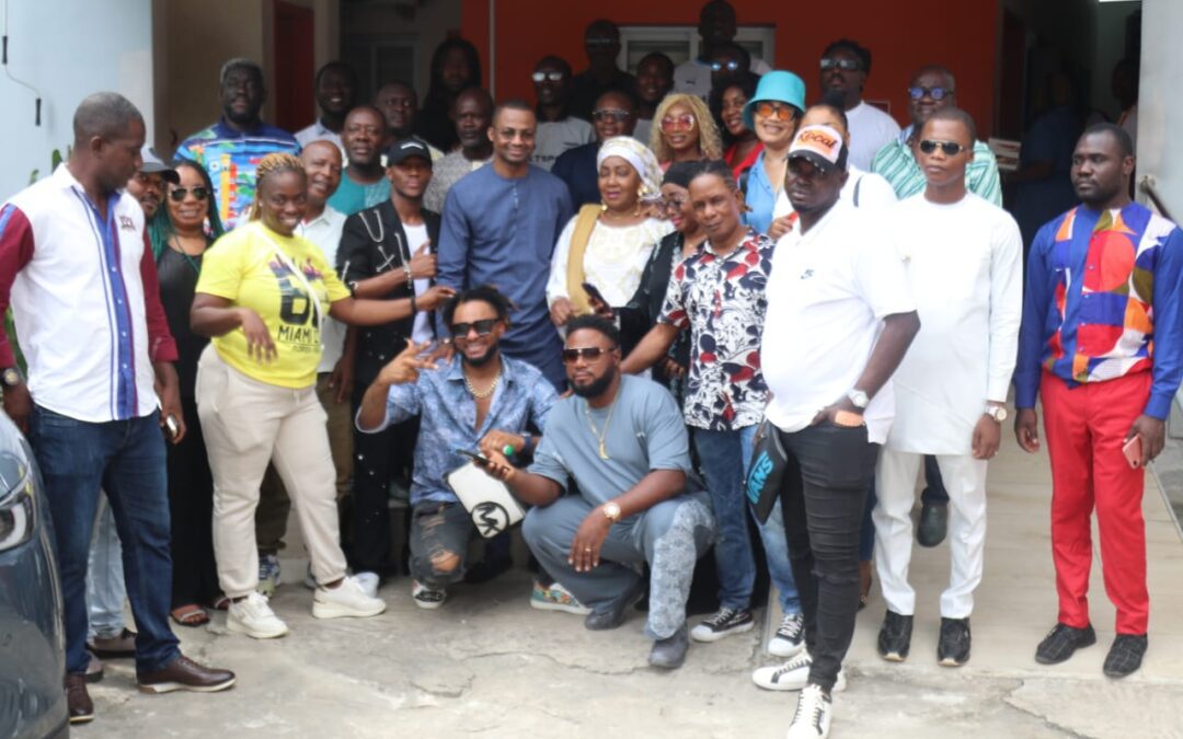 Abidjan: Une foule d&rsquo;acteurs culturels mobilisés pour Karim Ouattara