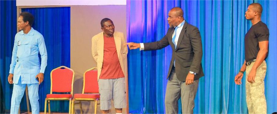 Spectacle: Comment Gbi de Fer et sa Troupe le Djely Théatre ont conquis le public de la salle Kodjo Ebouclé avec la Pièce « NOUS SOMMES CANDIDATS »