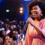 Concert: Maman Assoh a communié dans la ferveur avec les fidèles chrétiens de Paris, le 31 mai dernier