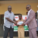 Cocody: 160 kits scolaires distribués aux élèves démunis grâce au CERAP et à ses donateurs